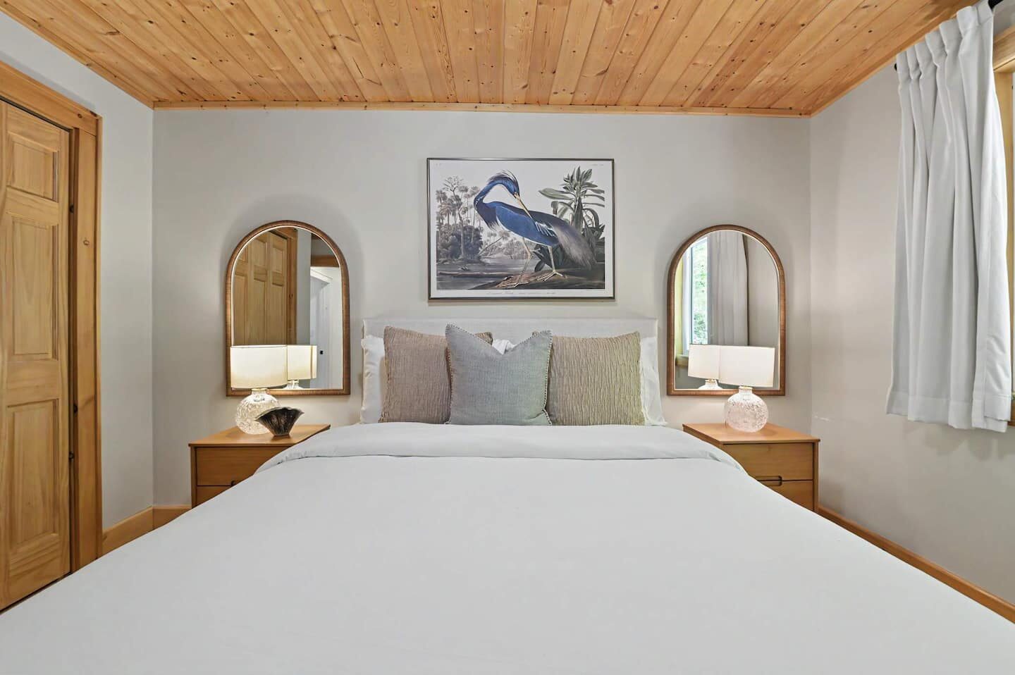 Queen bedroom